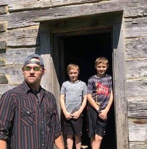 Meet your Posher, Brandon